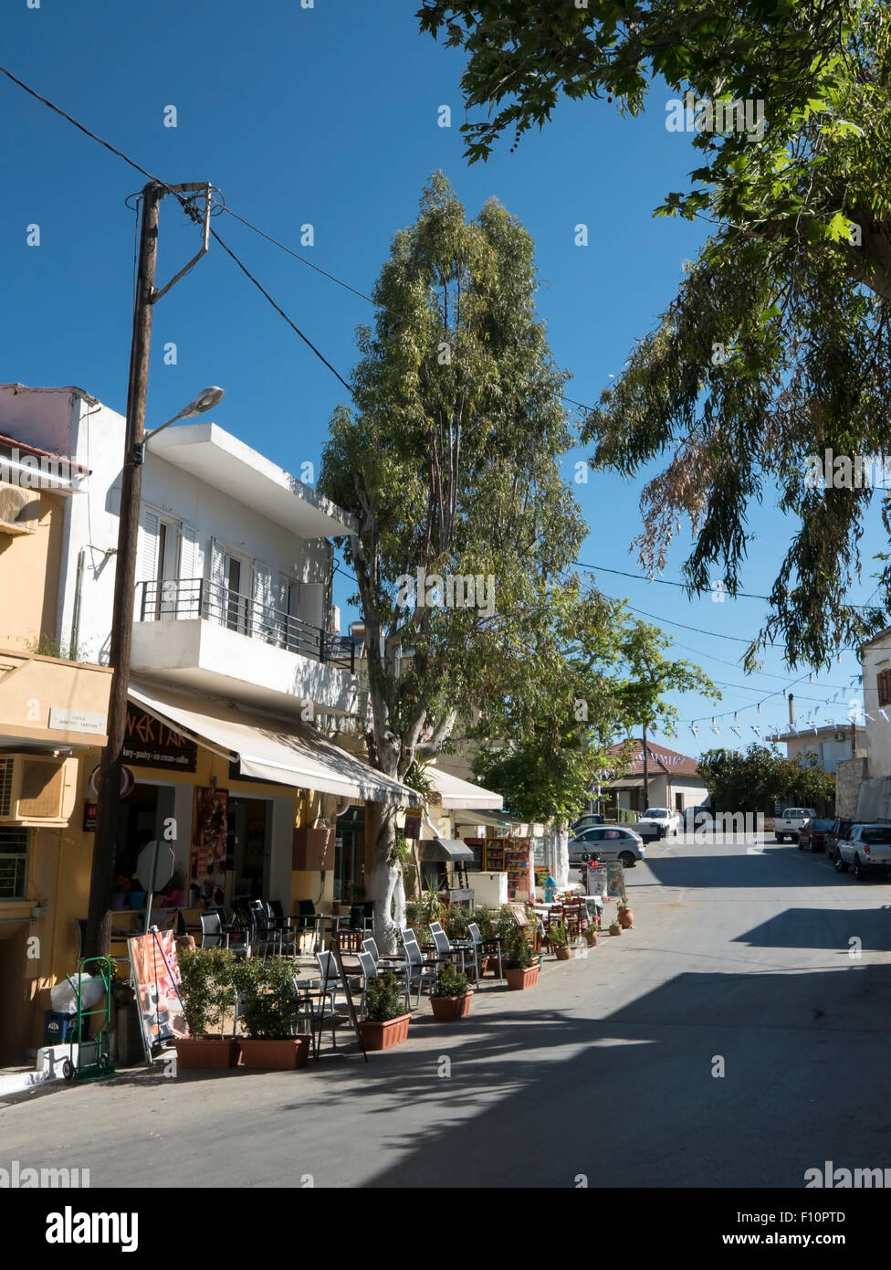 Dorfplatz im traditionellen alpinen Dorf Vamos, Apokoronos Bezirk, Kreta, Greece.Apokoronos Bezirk, Kreta, Gree Stockfoto