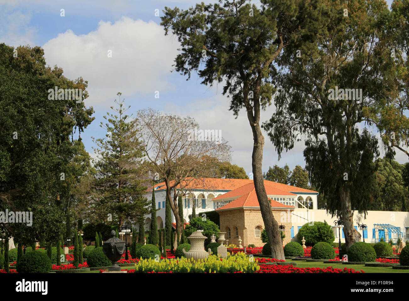 Die Bahai-Gärten in Akko, die Gärten umgeben das historische Herrenhaus wo Bahá 'u' Lláh, der Prophet-Gründer des Bahá'Í-Religion, lebte in den letzten Jahren seines Lebens und das Heiligtum, wo seine sterblichen Überreste wurden zur Ruhe gebettet, Stockfoto