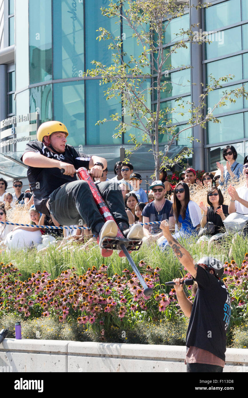 Springstöcken Stunt-Team führt an der Canadian National Exhibition in Toronto, Ontario Kanada Stockfoto