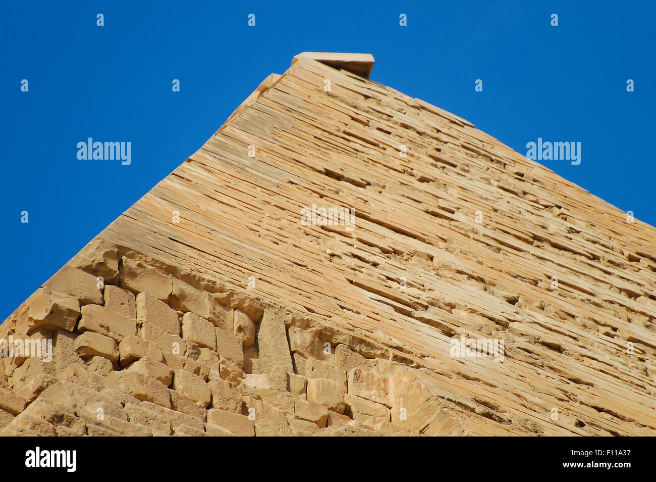 Außenhülle des Gipfels auf Khafre Pyramide - Ägypten Stockfoto