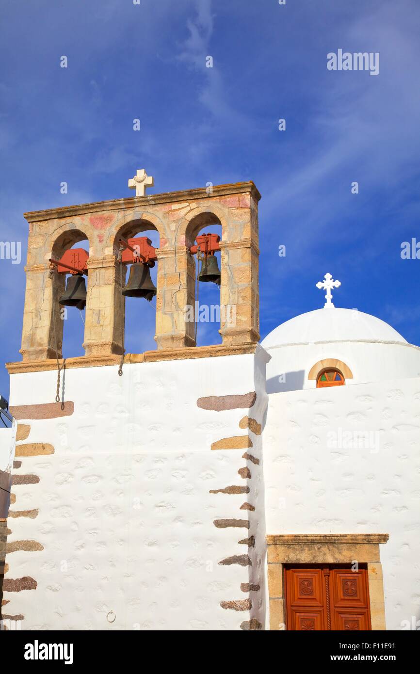 Kirche und Glockenturm, Patmos, Dodekanes, griechische Inseln, Griechenland, Europa Stockfoto