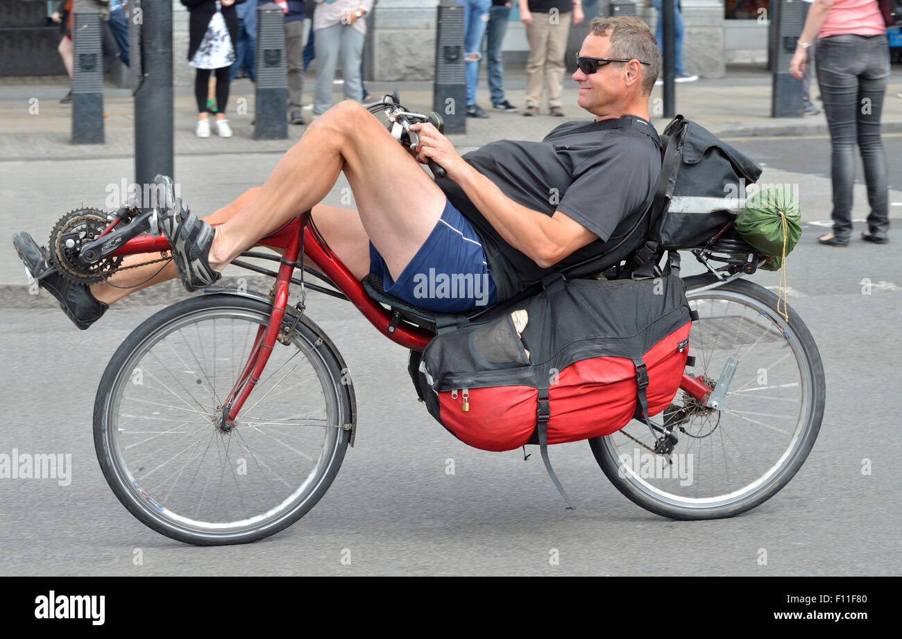 London, England, Vereinigtes Königreich. Liegerad Radfahrer in Parliament Square Stockfoto
