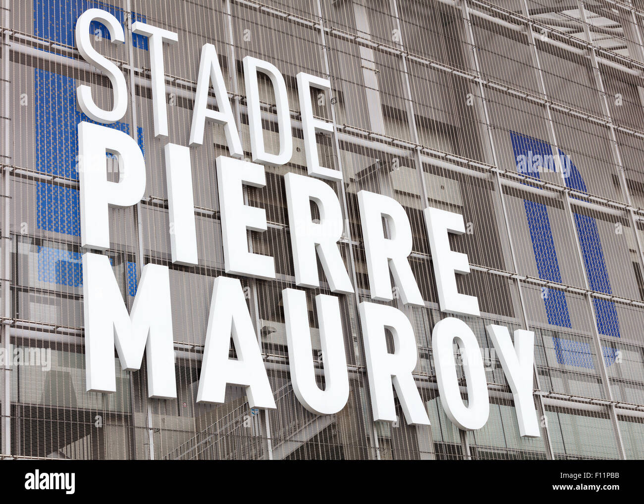 Nahaufnahme der neuen Pierre Mauroy Fußballstadion bereit für die UEFA EURO 2016 in Lille, Frankreich Stockfoto