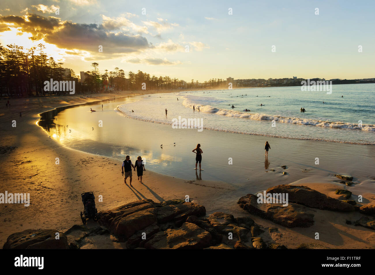 Sonnenuntergang am Manly Beach, Sydney, Australien Stockfoto