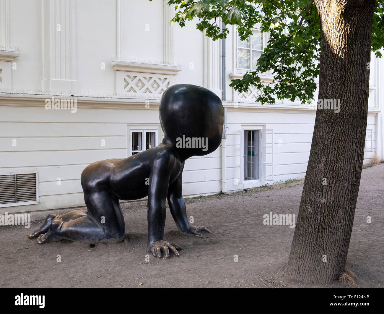 Crawling Baby Statuen in Kampa Insel Park, Prag, Tschechische Republik, Europa Stockfoto