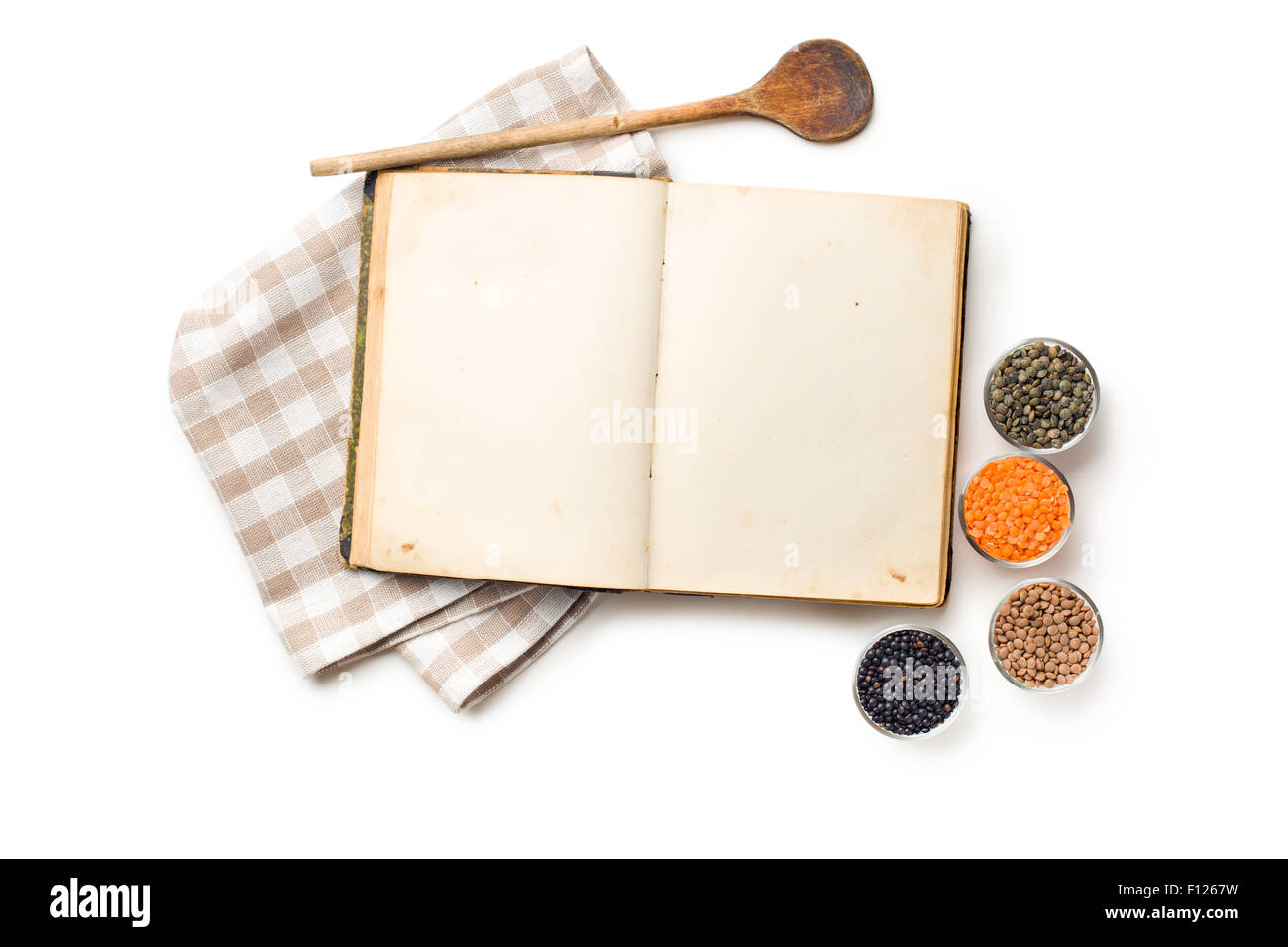 das alte Rezept Buch und Linsen-Hülsenfrüchte Stockfoto