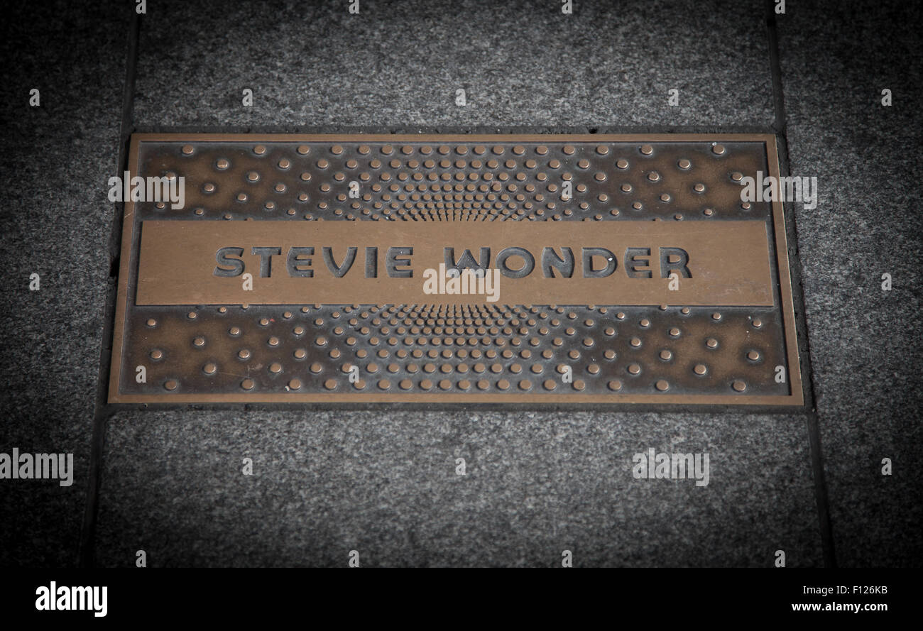 Stevie Wonder-Pflaster-Platte vor berühmten Apollo Tara in Harlem New York City Stockfoto