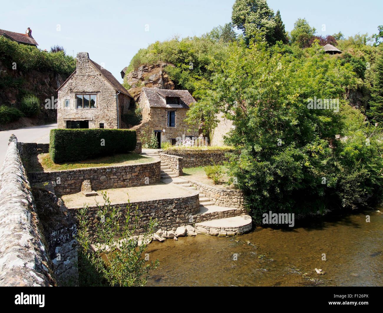 Saint-Fromagerie-le-Gérei, einem schönen Dorf am Fluss Sarthe in Orne Abteilung der Normandie Frankreich Stockfoto