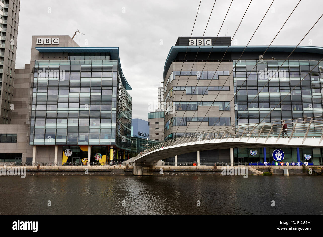 BBC Quay House und Bridge Haus Gebäude an der Fußgängerbrücke Mediacityuk Salford Manchester uk Stockfoto