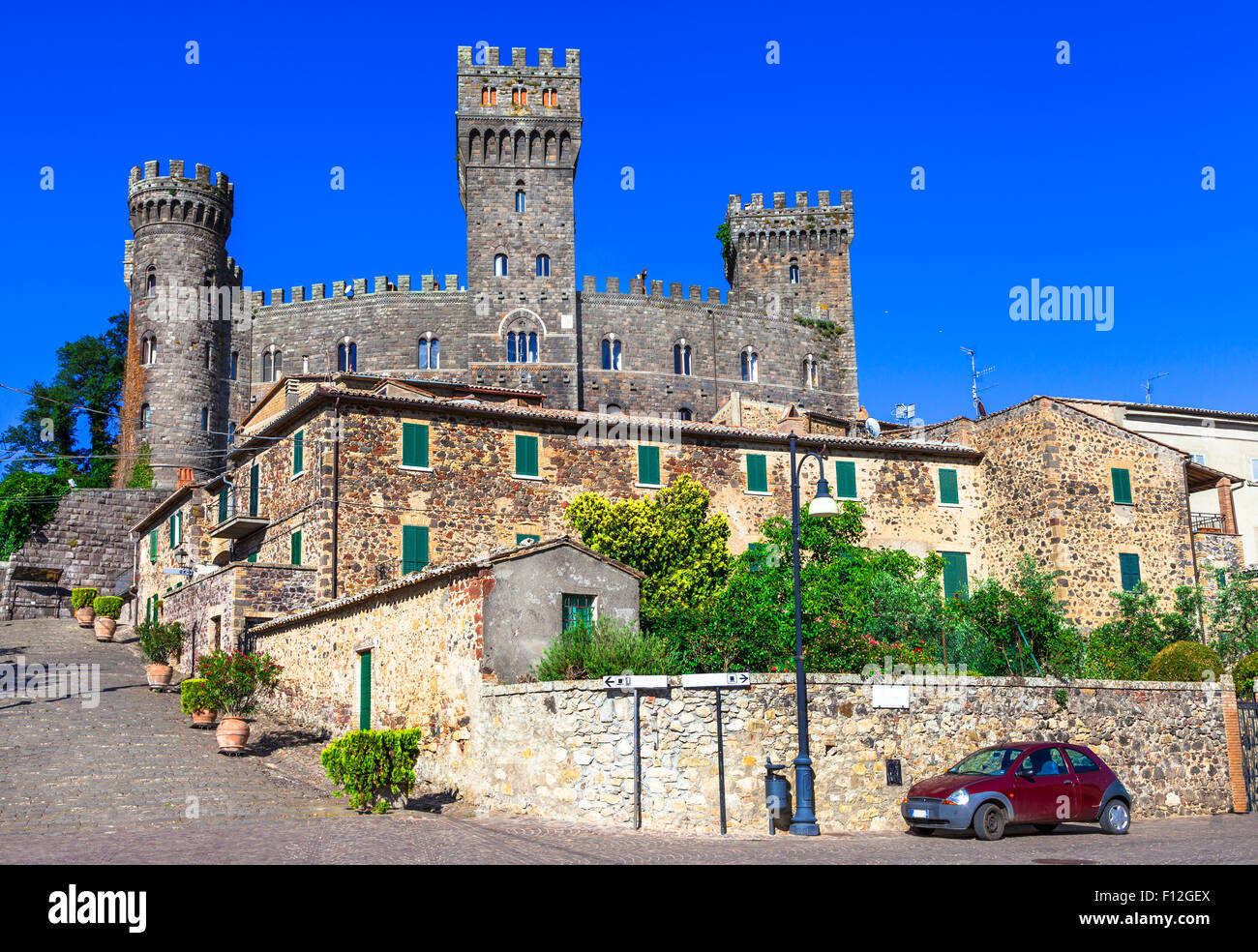 Torre Alfina - mittelalterliches Dorf und Burg, Italien Stockfoto