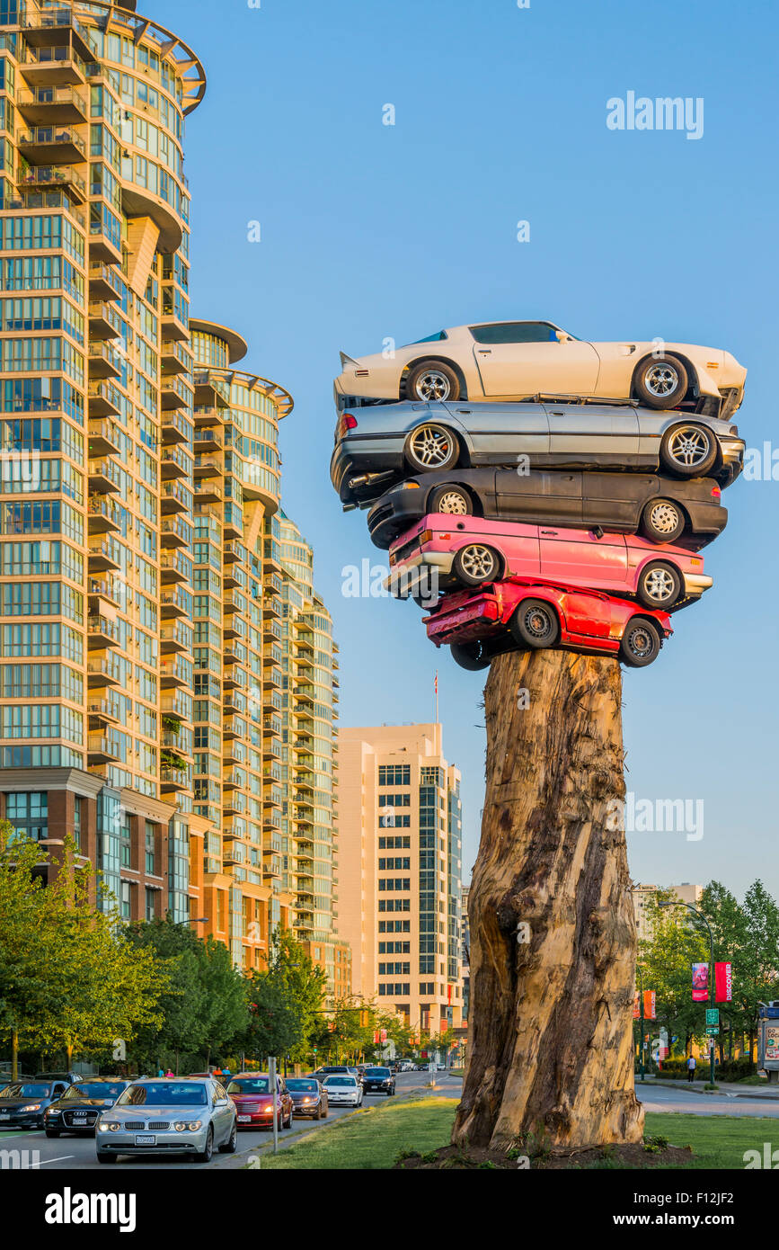 Kunst im öffentlichen Raum Installation aufgerufen, Trans Am Totem durch Künstler Marcus Bowcott, Vancouver, British Columbia, Kanada. Stockfoto