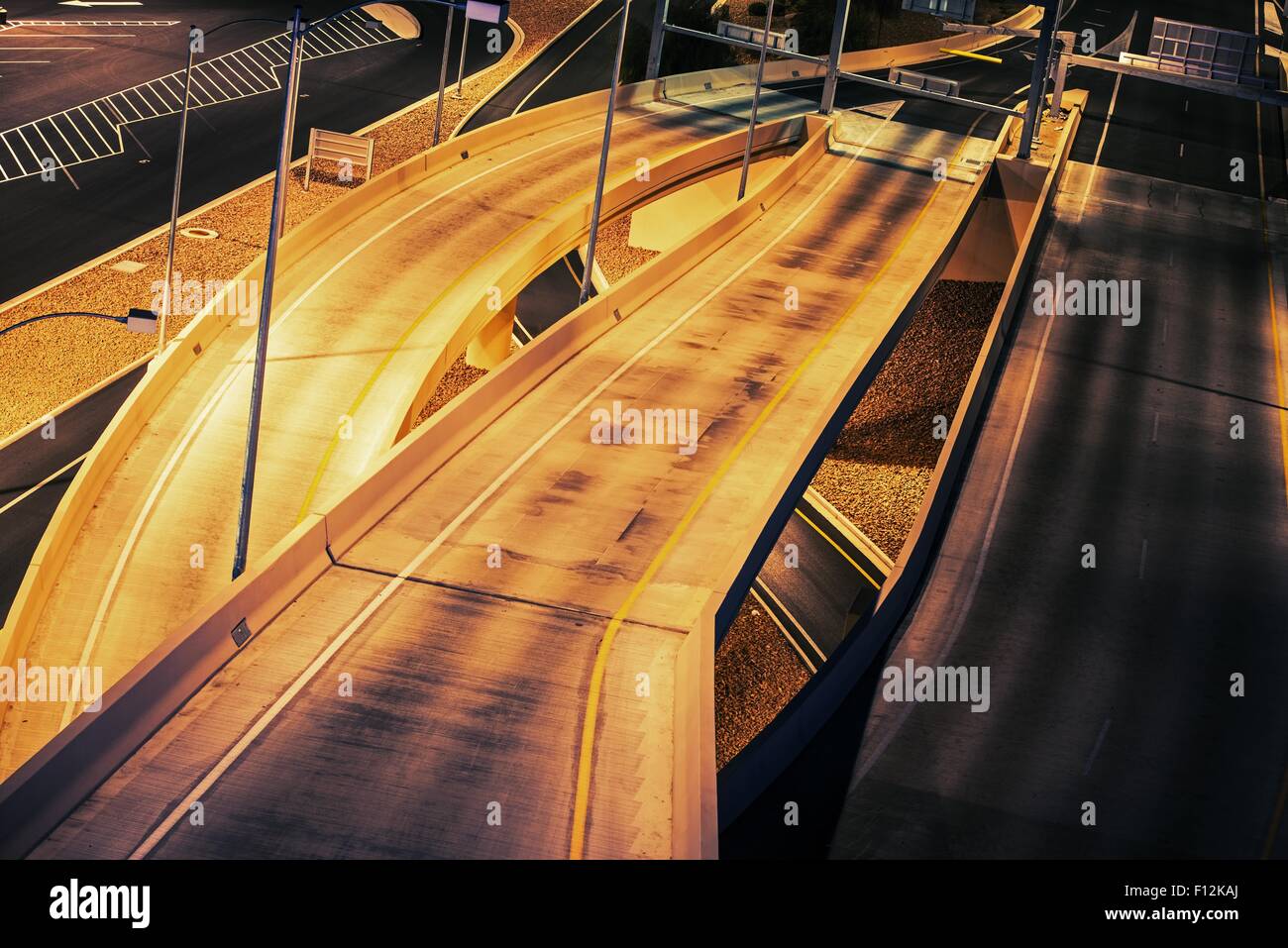 Stadt-Straßen-System. Stadtverkehr. Straßen-Antenne-Nahaufnahme Stockfoto