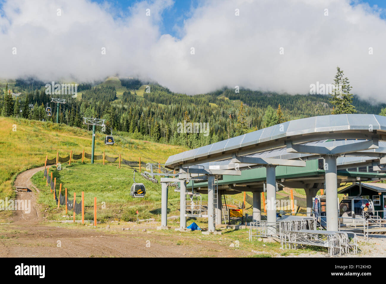 Gondel, Kicking Horse Mountain Resort in der Nähe von Golden, British Columbia, Kanada Stockfoto