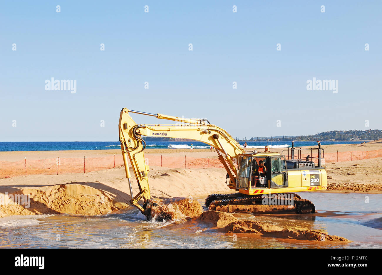 Bagger Sand Baggerarbeiten in Narrabeen Lagune Australien Stockfoto