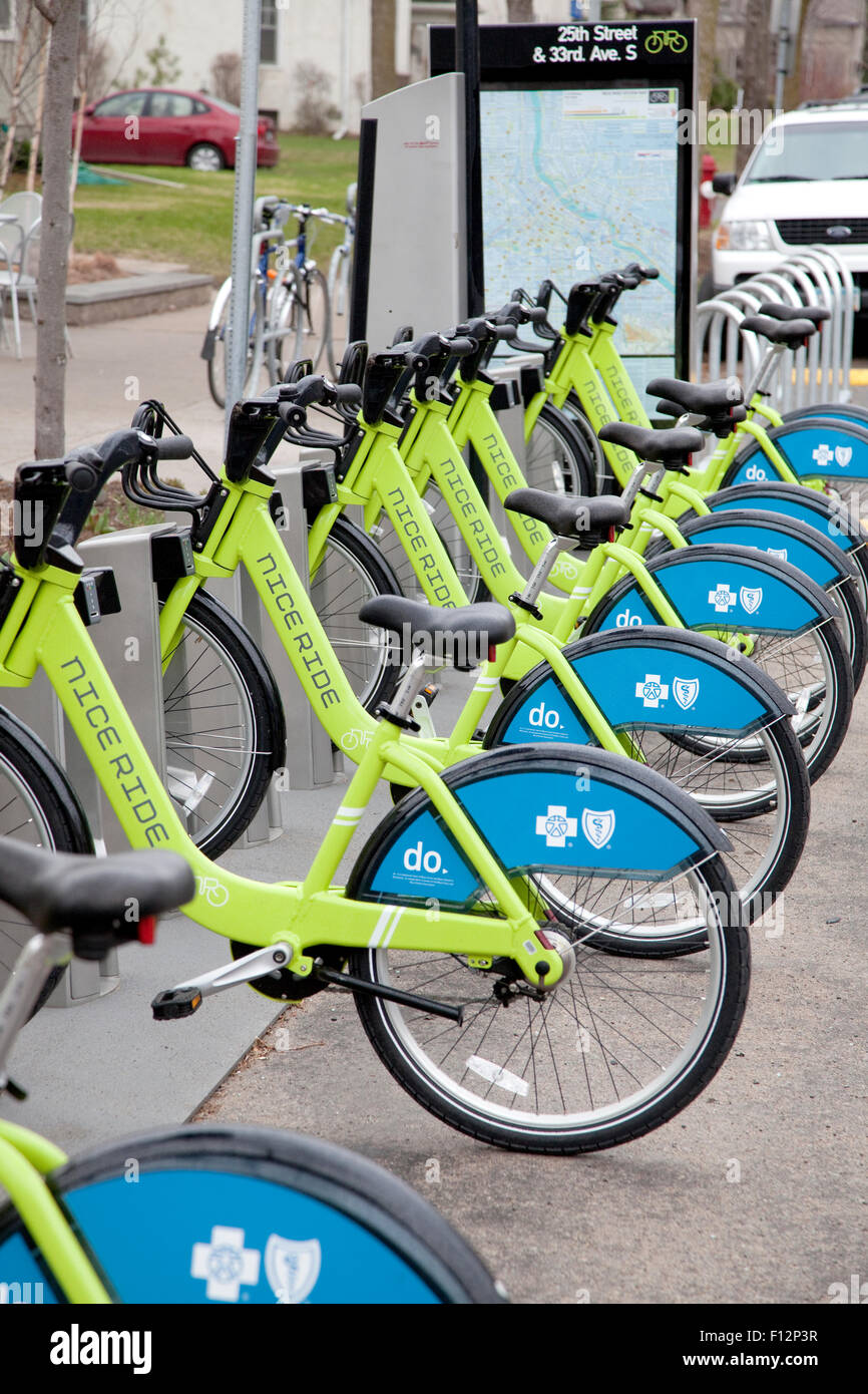 Line-up der Mieträder gesponsert von Blue Cross Blue Shield Krankenkasse. Minneapolis Minnesota MN USA Stockfoto