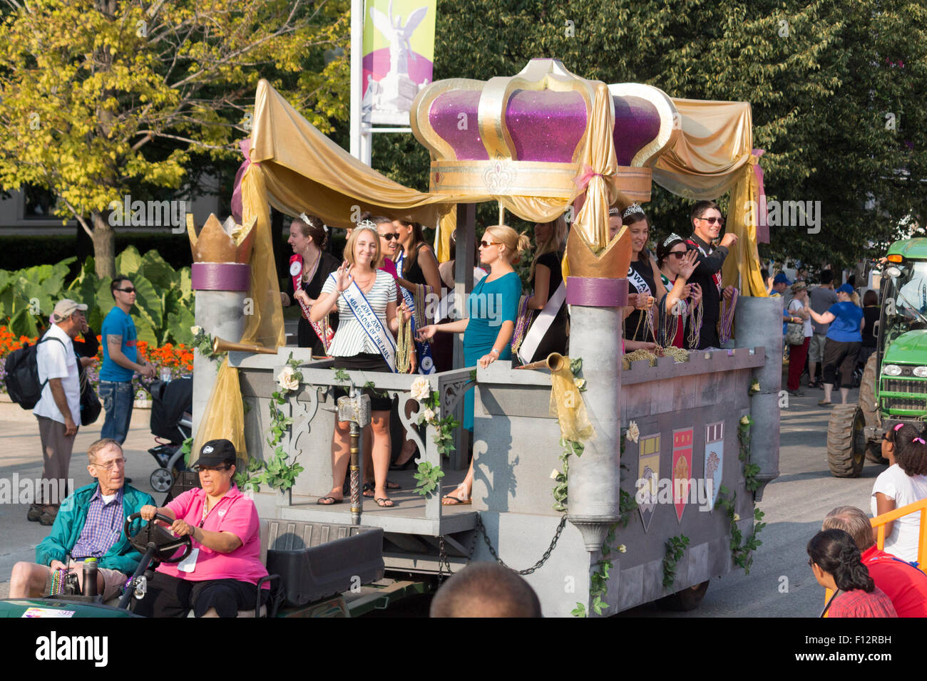 Prinzessin Schwimmer in der Karneval-Parade bei der Canadian National Exhibition in Toronto Ontario Kanada Stockfoto
