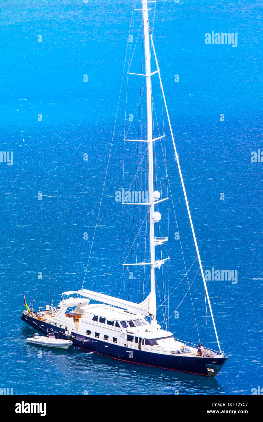 Luxus-Yacht in das Meer Stockfoto