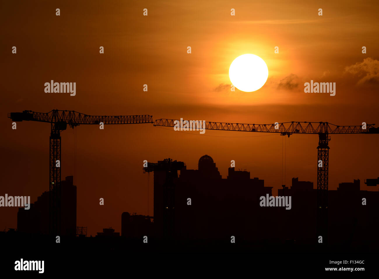 Die Sonnen legt über Hong Kong im Jahr 2011. Ian Alexander Stockfoto