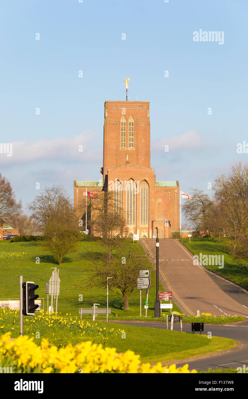 Moderne Kathedrale gefangen im Frühjahr Sonnenlicht. Stockfoto