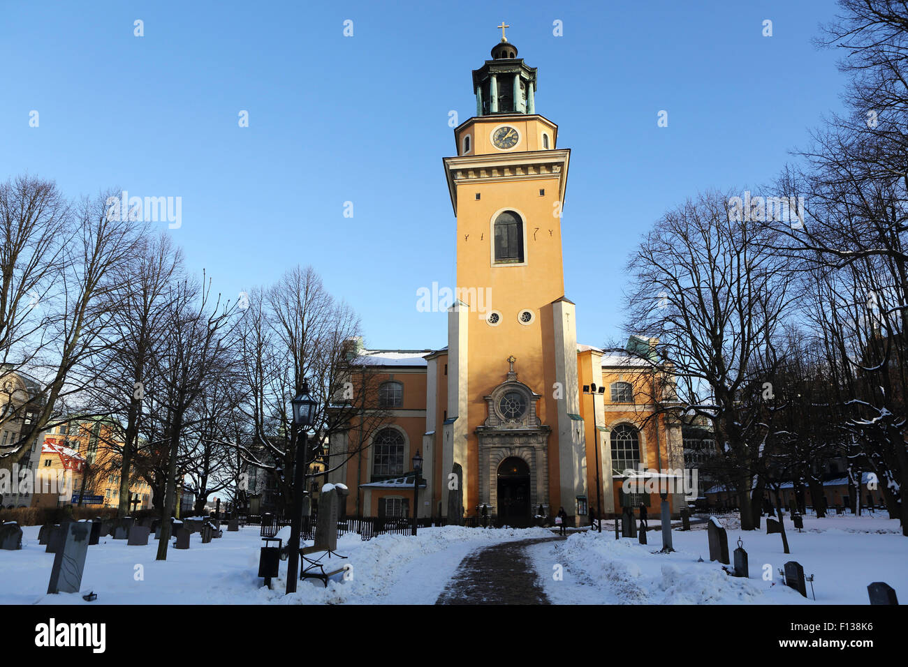 Die Maria-Magdalena-Kirche in Stockholm, Schweden. Friedhof der Kirche hält die Überreste von vielen schwedischen literarischen Figuren. Stockfoto