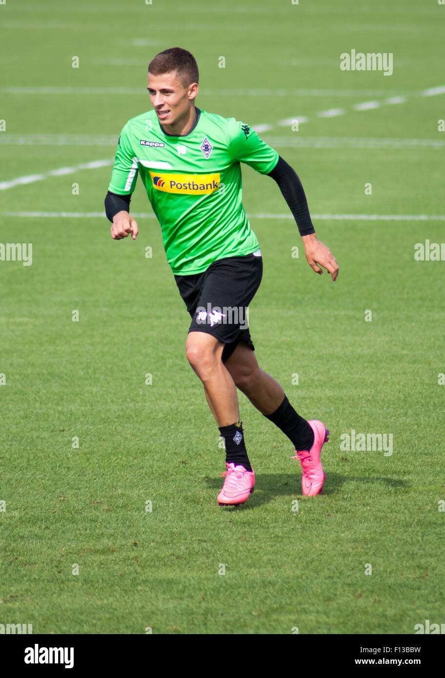 Mönchengladbach, Deutschland. 26. August 2015. Profi-Fußballer Thorgan Gefahr beim Training der deutschen Fußball-Clubs VFL Borussia Mönchengladbach. Bildnachweis: Daniel Kaesler/Alamy Live-Nachrichten Stockfoto