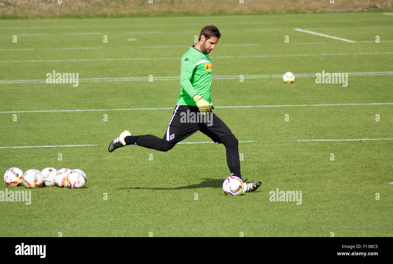 Mönchengladbach, Deutschland. 26. August 2015. Professionelle Torwart Christofer Heimeroth beim Training der deutschen Fußball-Clubs VFL Borussia Mönchengladbach. Bildnachweis: Daniel Kaesler/Alamy Live-Nachrichten Stockfoto