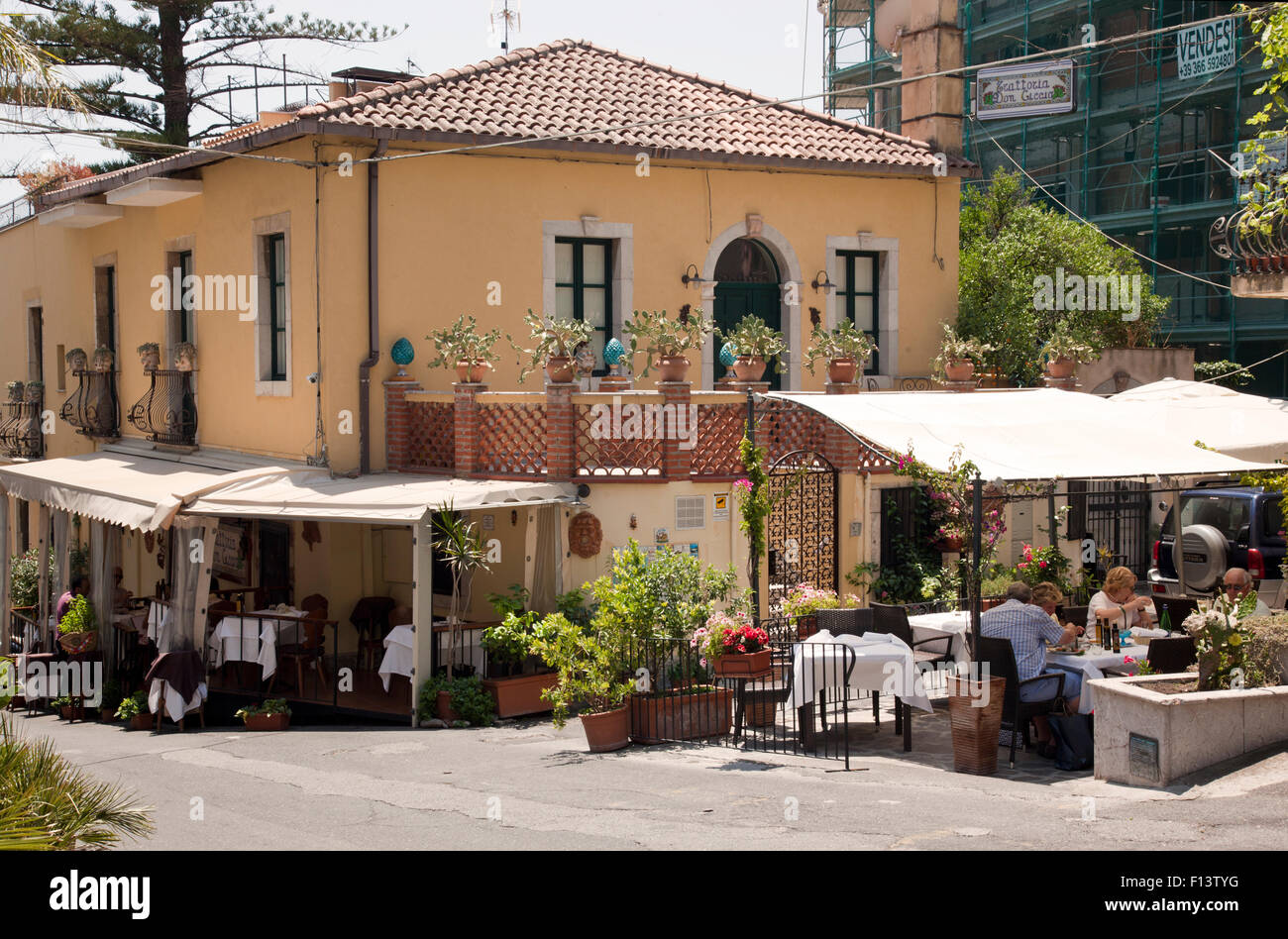 Nahaufnahme eines Restaurants / Cafés in Taormina, Sizilien, Italien Stockfoto