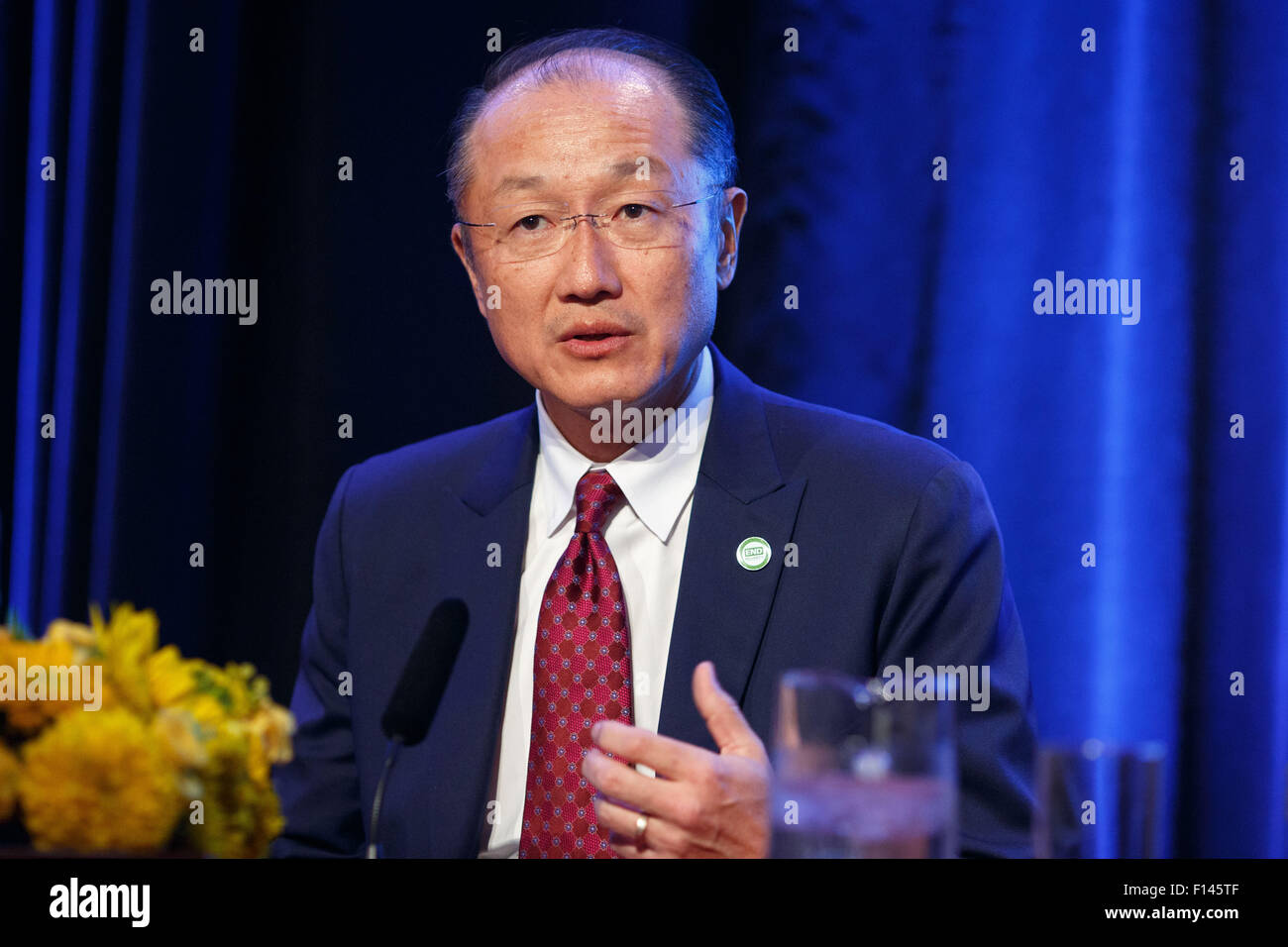 New York, USA. 26. August 2015. New York, United Nations Children es Fund(UNICEF)-Hauptquartier in New York. 26. August 2015. Jim Yong Kim, Präsident der Weltbank, spricht bei der United Nations Children Fund(UNICEF) Hauptquartier in New York. Welt Nr. 1 Tennisspieler, die Novak Djokovic am Mittwoch mit der United Nations Children zusammen's Fund (UNICEF) und der Weltbank auf die Frage der frühkindlichen Entwicklung aufmerksam machen. Bildnachweis: Xinhua/Alamy Live-Nachrichten Stockfoto