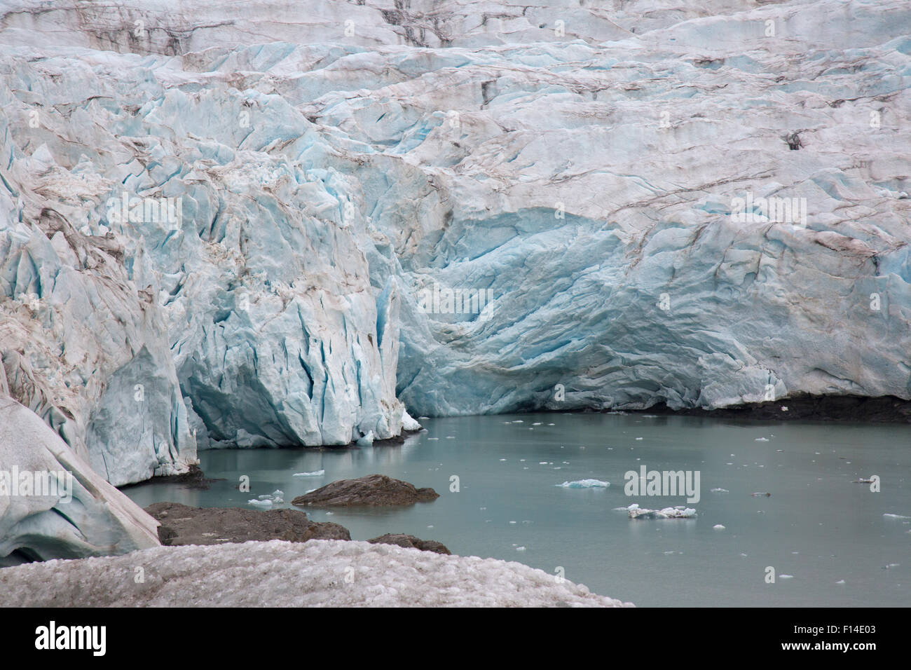 Der Isjfiord-Gletscher auf Svalbard. Stockfoto