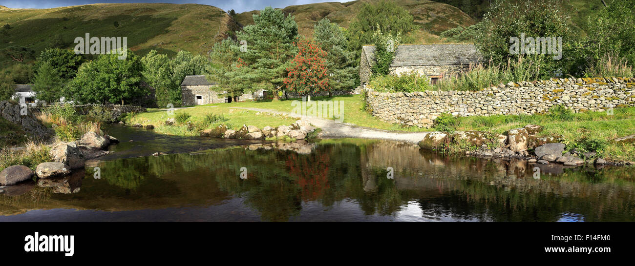 Sommer-Blick über Watendlath Tarn Bauernhof, Nationalpark Lake District, Cumbria, England, UK Stockfoto