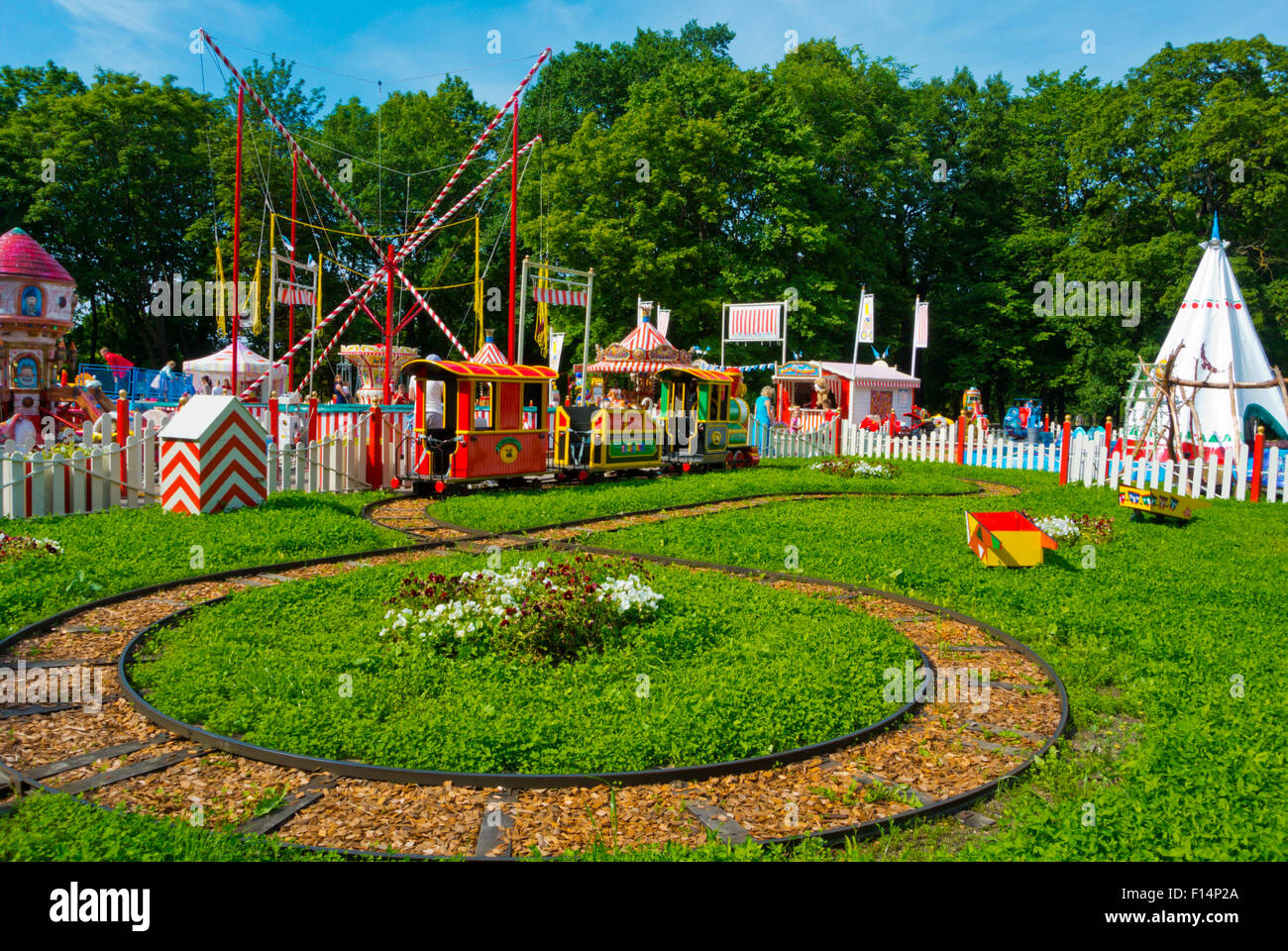 Kinder Vergnügungspark mit Fahrgeschäften, Kadriorg Bezirk, Tallinn, Harju County, Estland, Europa Stockfoto