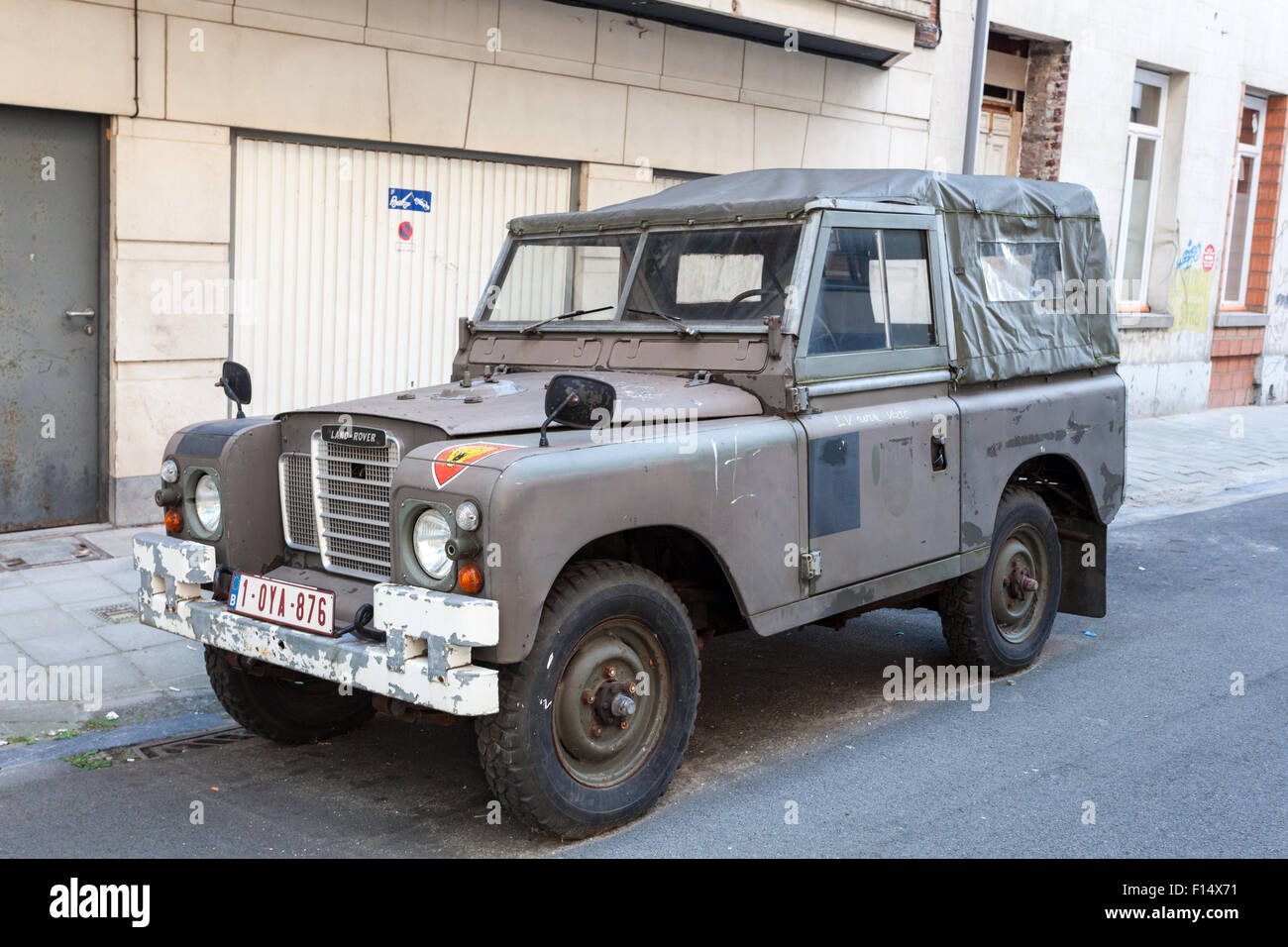 Alten Land Rover Serie II 88 In den 1960er Jahren in der Stadt Straße geparkt. Brüssel, Belgien Stockfoto