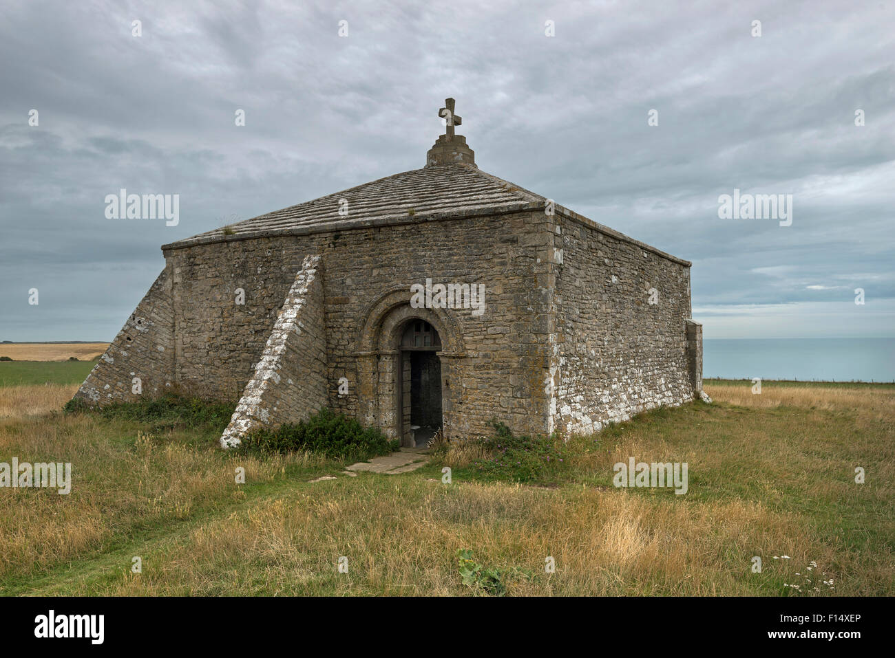 St Aldhem ist ein 13. Jahrhundert Kapelle auf St Aldhem Kopf auf der South West Coast Path zwischen Weymouth und Swanage Stockfoto