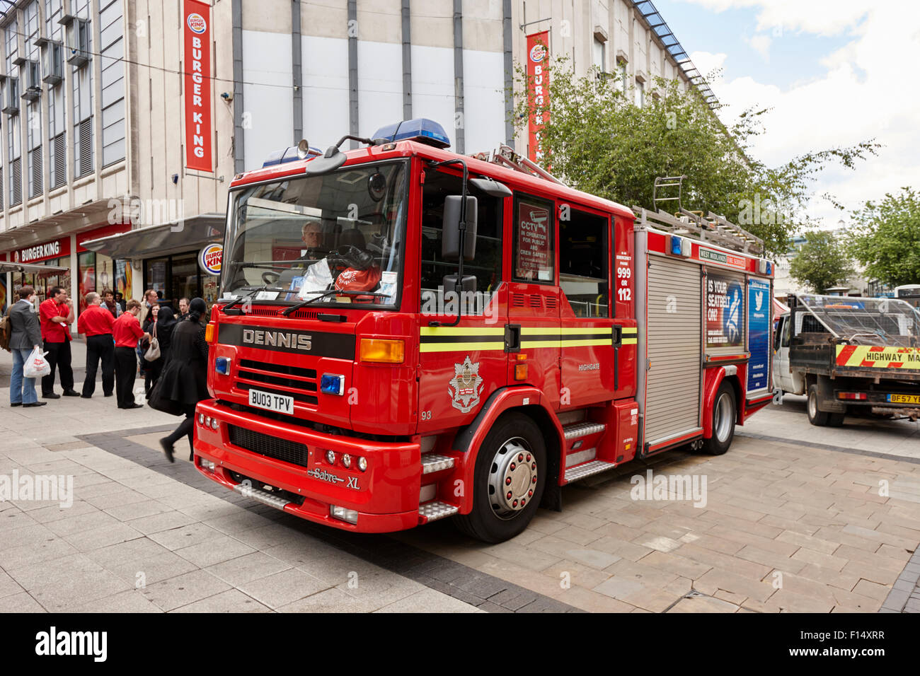 West Midlands Feuerwehr Dennis Motor auf Abruf in Birmingham City Centre UK Stockfoto