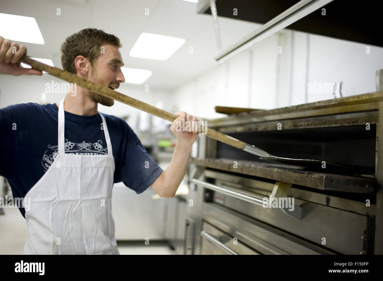 USA, Utah, Salt Lake City, Koch arbeitet in der Bäckerei Stockfoto