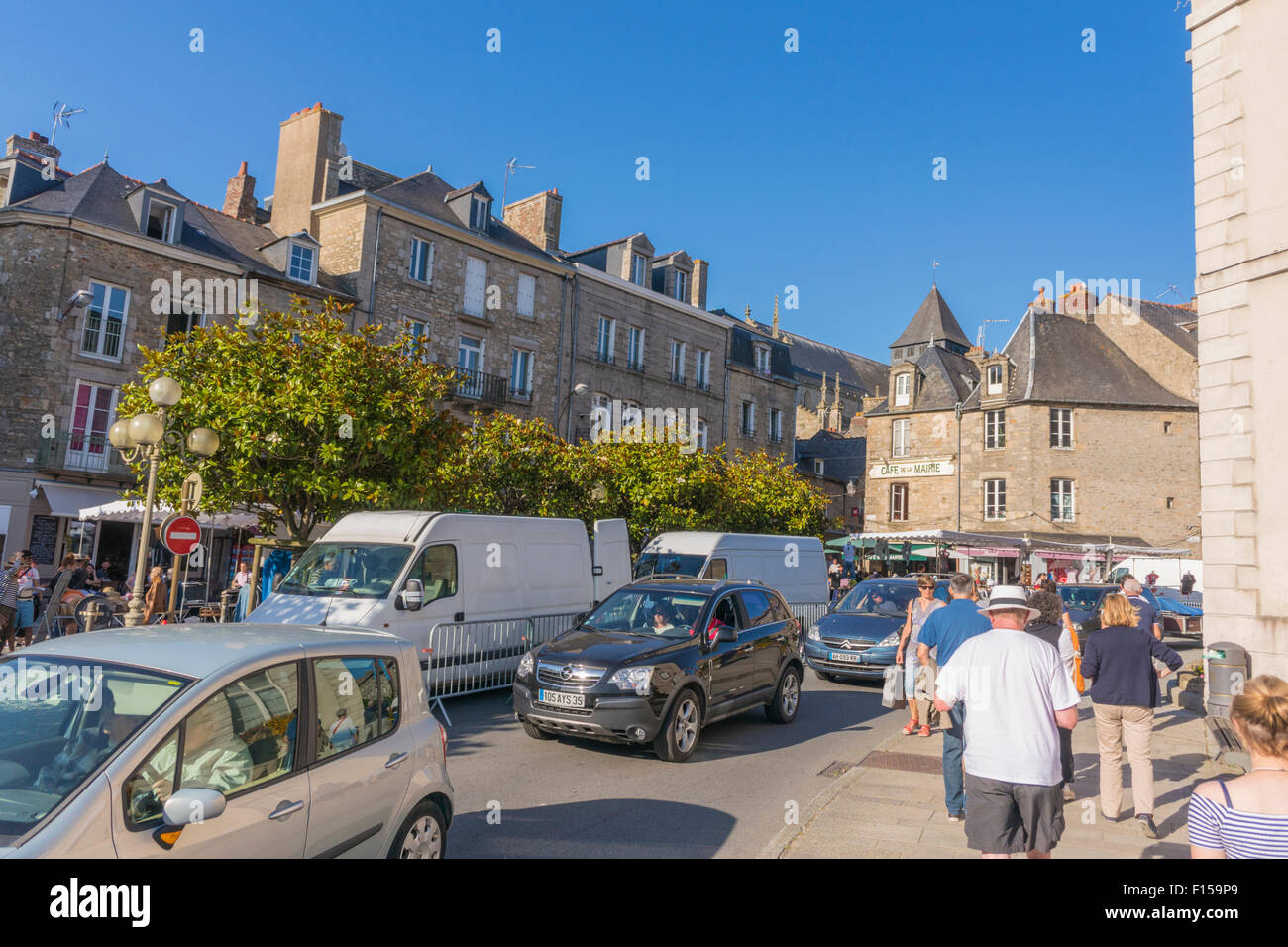 Markttag in Dinan, Bretagne, Frankreich Stockfoto