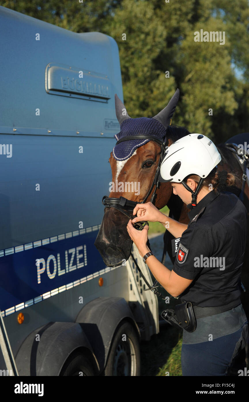 Dannenberg, Deutschland, Niedersachsen, Polizisten in der Biosphäre reservieren Elbtal Stockfoto