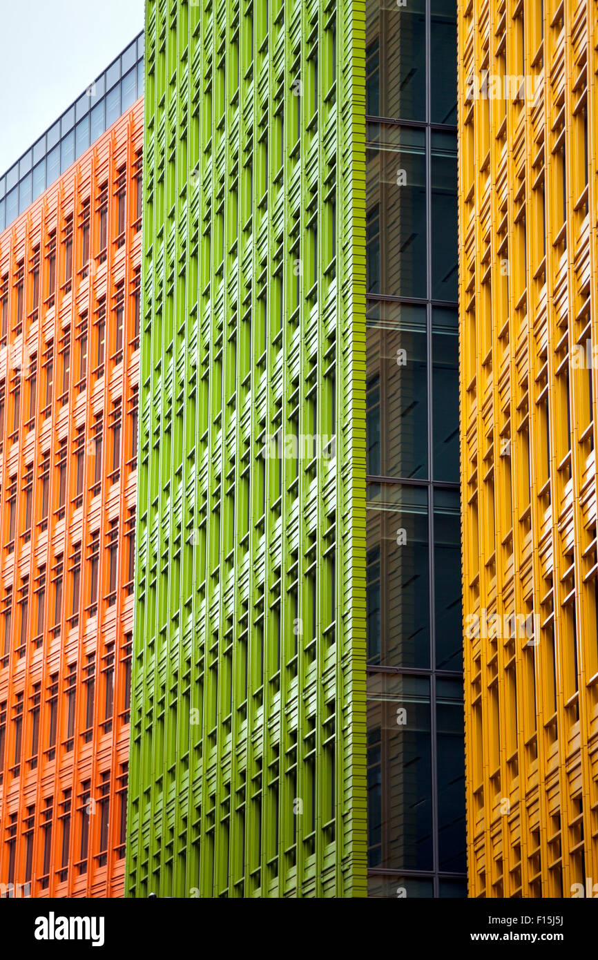 Farbenfrohe moderne Fassaden (Central Saint Giles, London, UK) Stockfoto