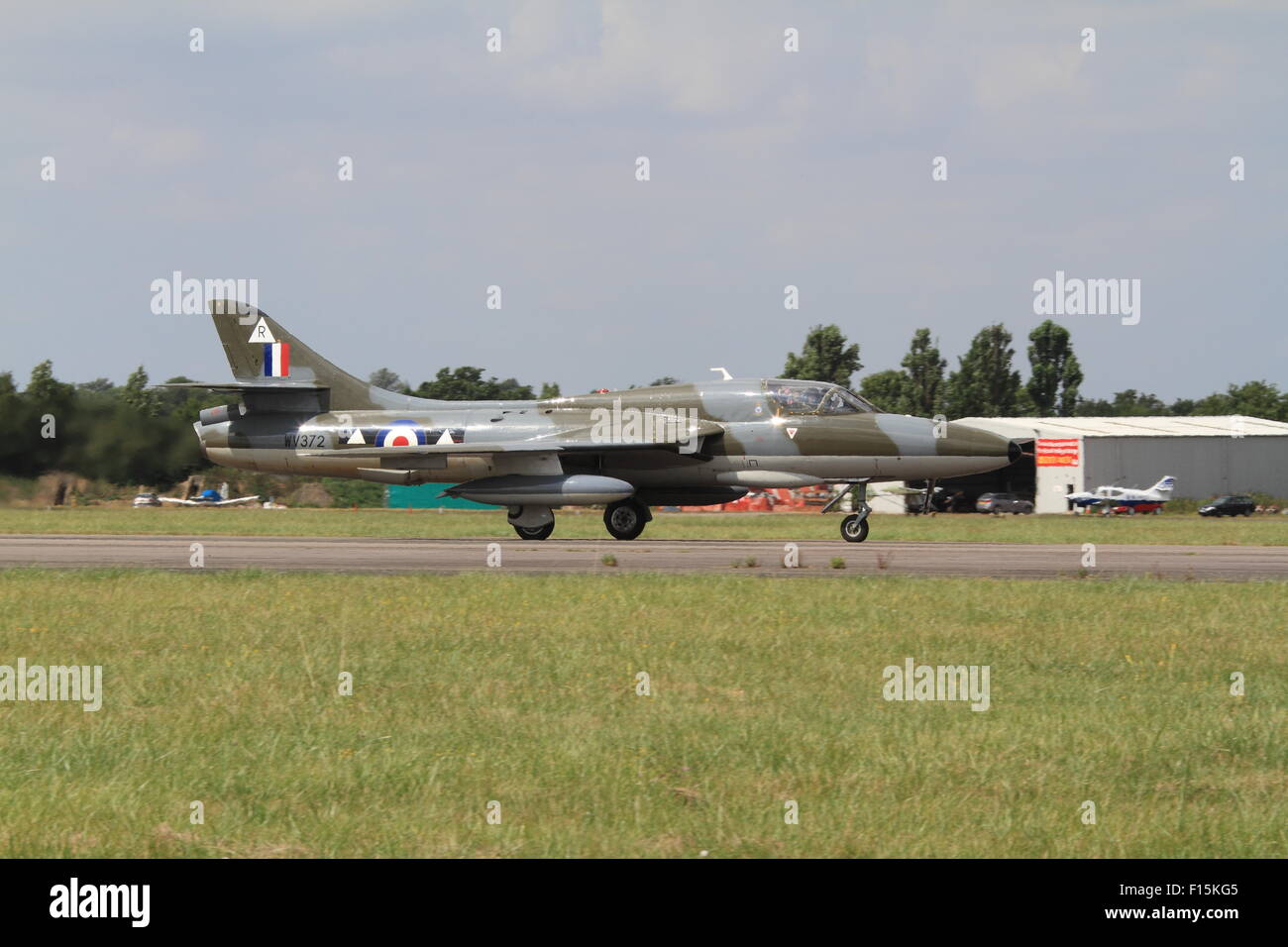 08.08.2015 taxis Hawker Hunter T7 G-BXFI in der Vorbereitung für den Flug von North Weald Airfield. Stockfoto