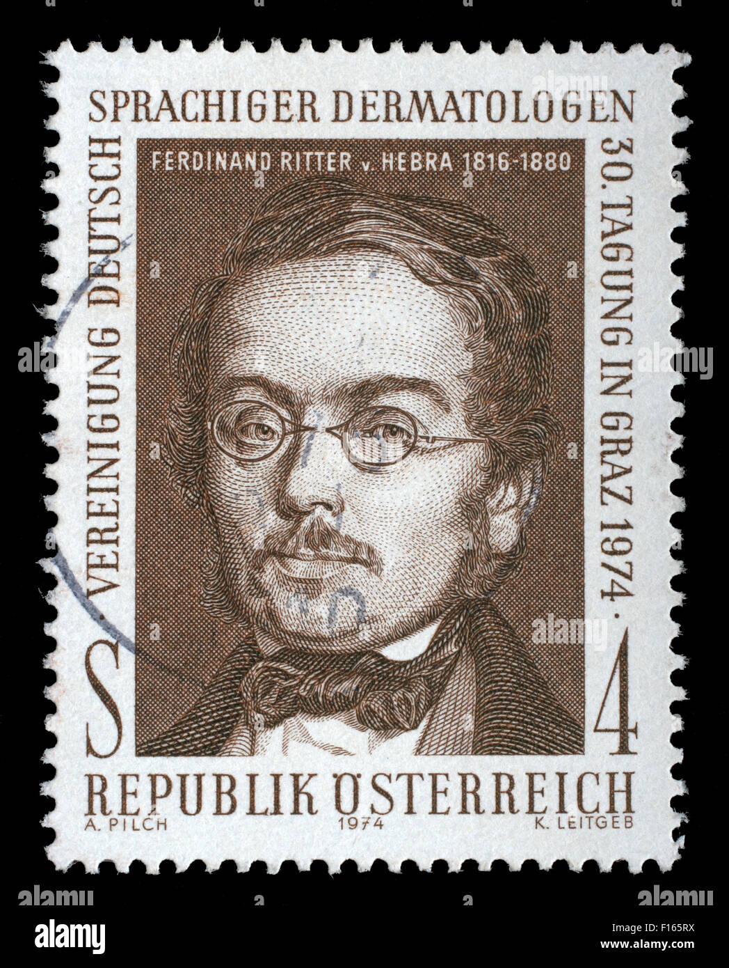 Österreich - CIRCA 1974: Briefmarke gedruckt von Österreich zeigt Ferdinand Ritter von Hebra, ca. 1974 Stockfoto