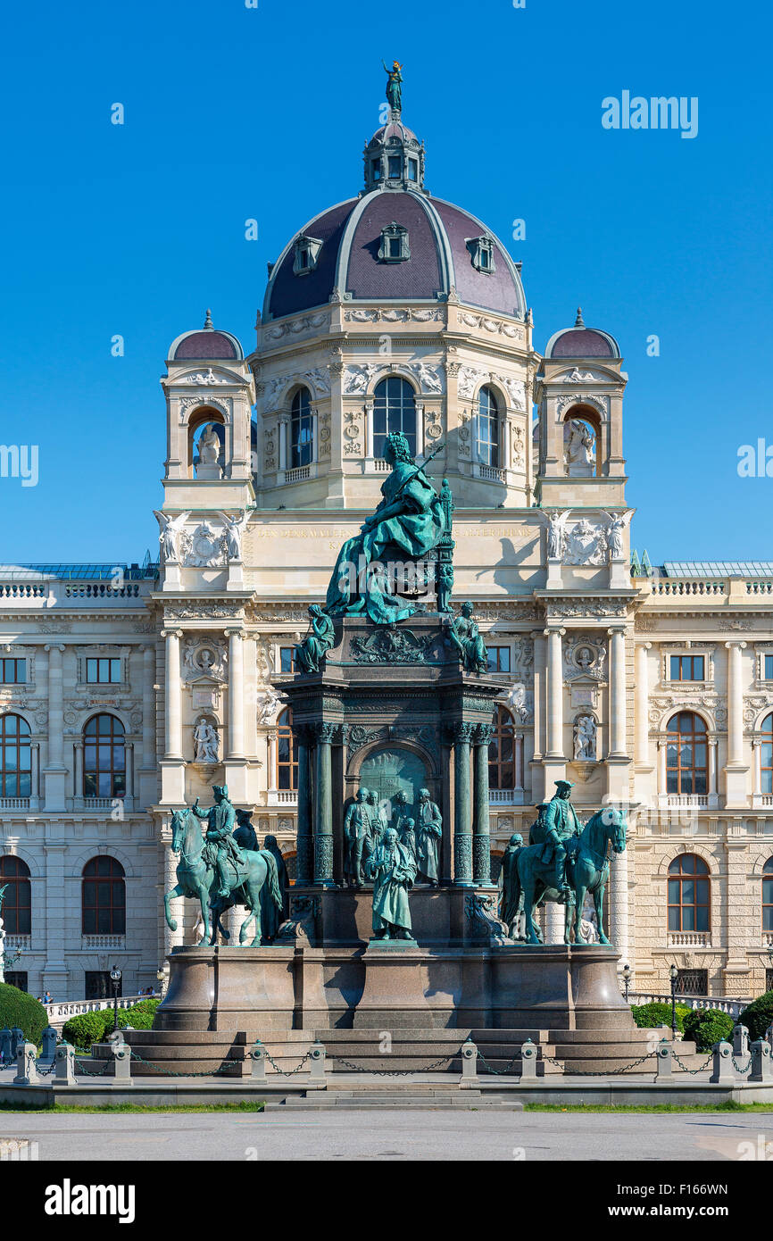 Österreich, Wien, Blick vom Natural History Museum, Denkmal der Maria Theresa und Garten Stockfoto