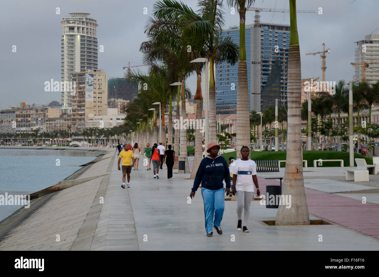 ANGOLA Luanda, Strandpromenade, durch Einnahmen aus Öl und Diamanten Exporte gesehen überall ein Bauboom und die Immobilienpreise sind extrem hoch Stockfoto