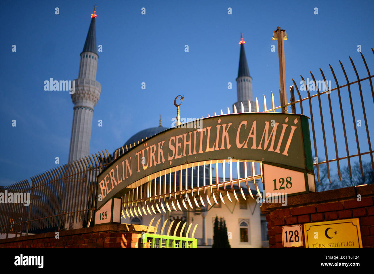 Berlin, Deutschland, Sehitlik Moschee am Columbia-Damm in Berlin-Neukölln Stockfoto