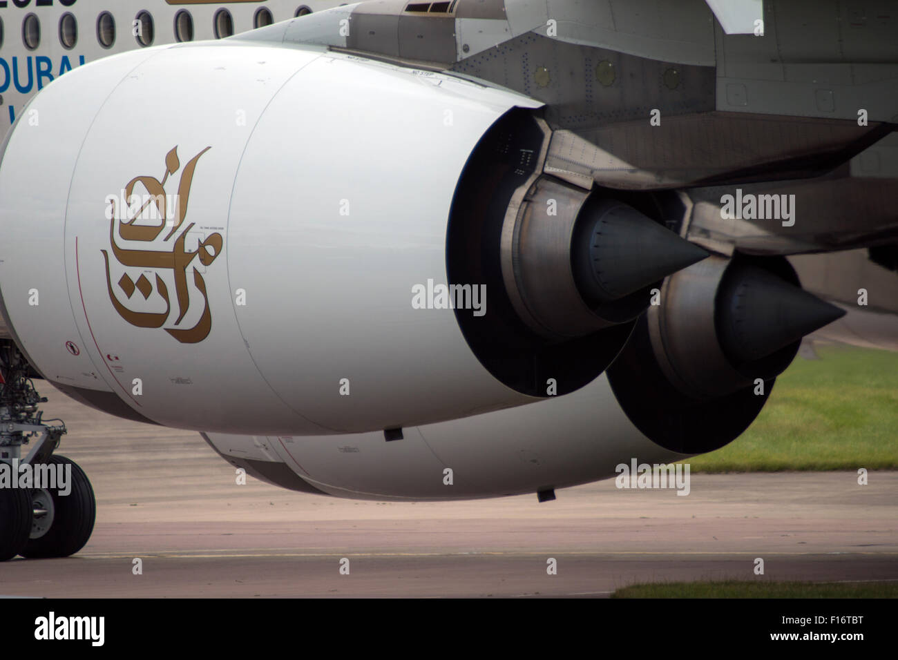 Ein paar von Strahltriebwerken von Emirates Airbus A380-861, Registrierung: A6-EEY Stockfoto