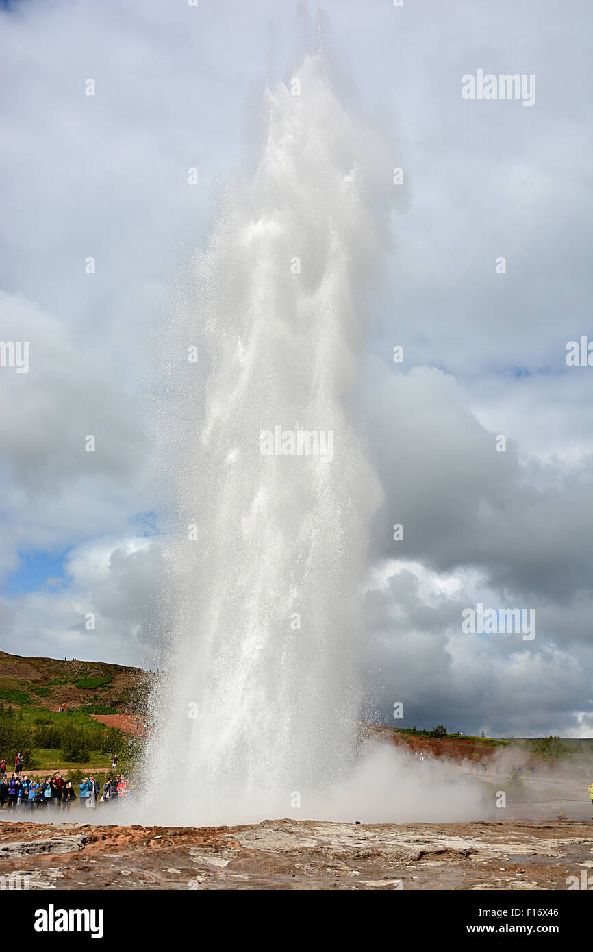 Grosser Geysir Auf Island Geysir Island Kollektion Stockfotografie Alamy