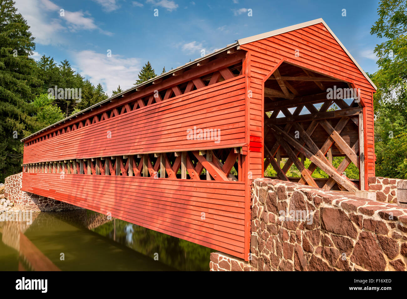Sachs Covered Bridge, eine Stadt gedeckte Fachwerkbrücke über Marsh Creek in Adams county Pennsylvania Stockfoto