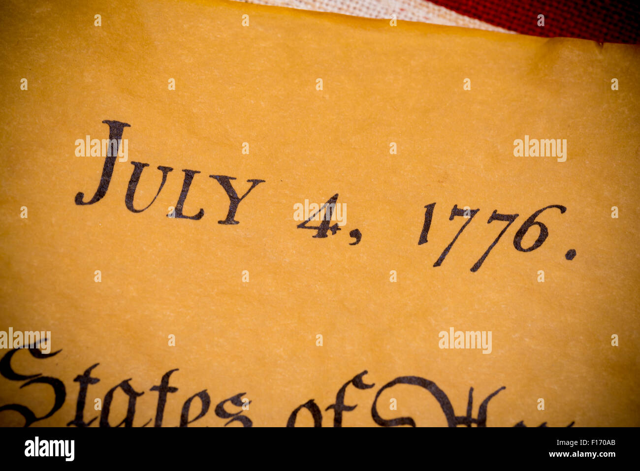 Vereinigte Staaten Unabhängigkeitserklärung mit Vintage Flagge.  Am 4. Juli. Stockfoto