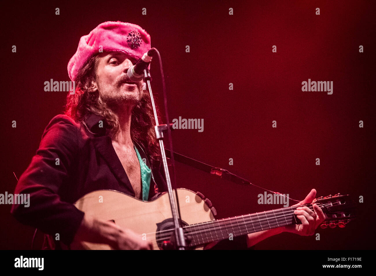 Eugene hutz modell Fotos und Bildmaterial in hoher Auflösung Alamy