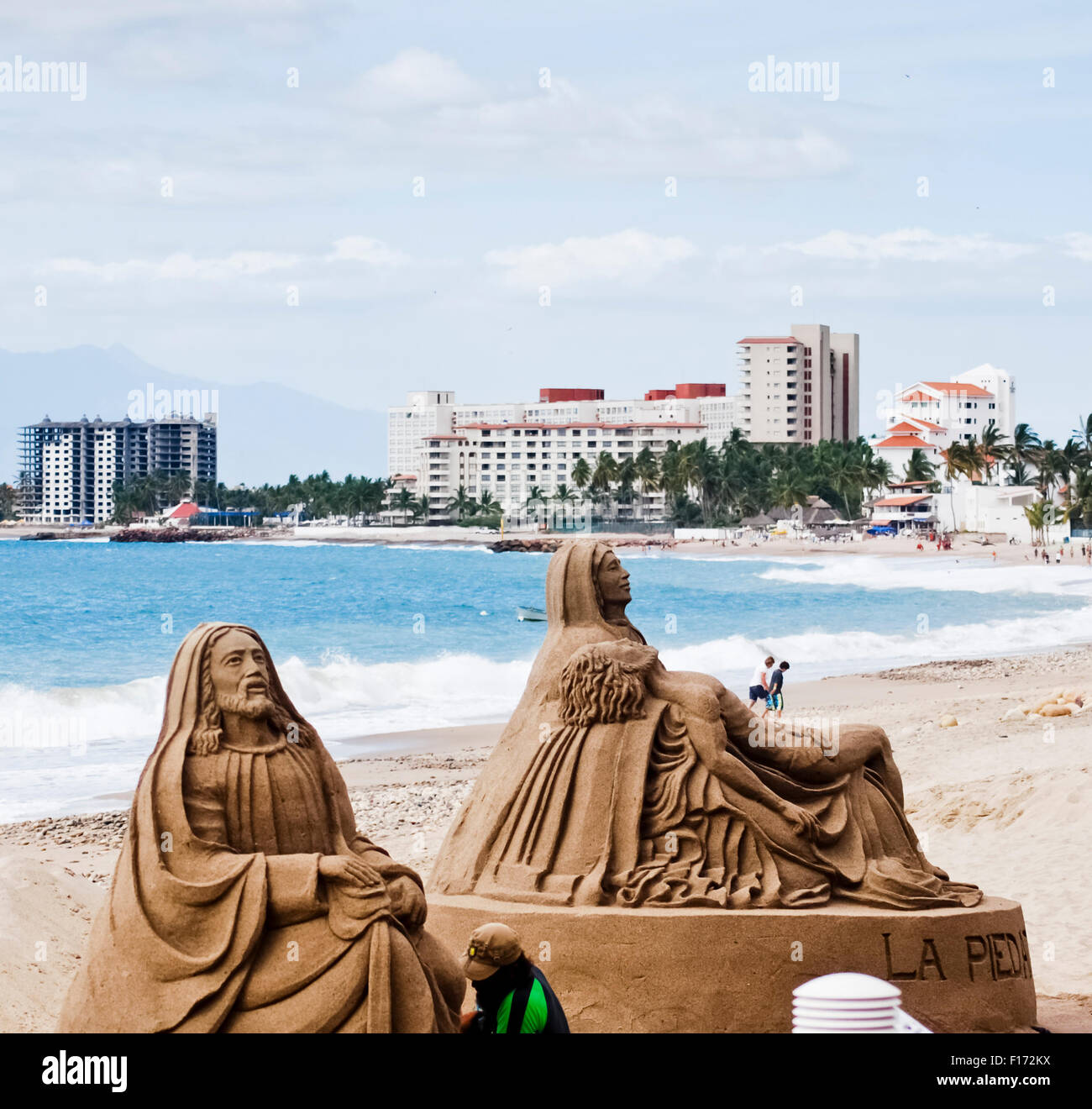 Religiöse Sand Skulpturen am Strand in Puerto Vallarta, Mexiko Stockfoto