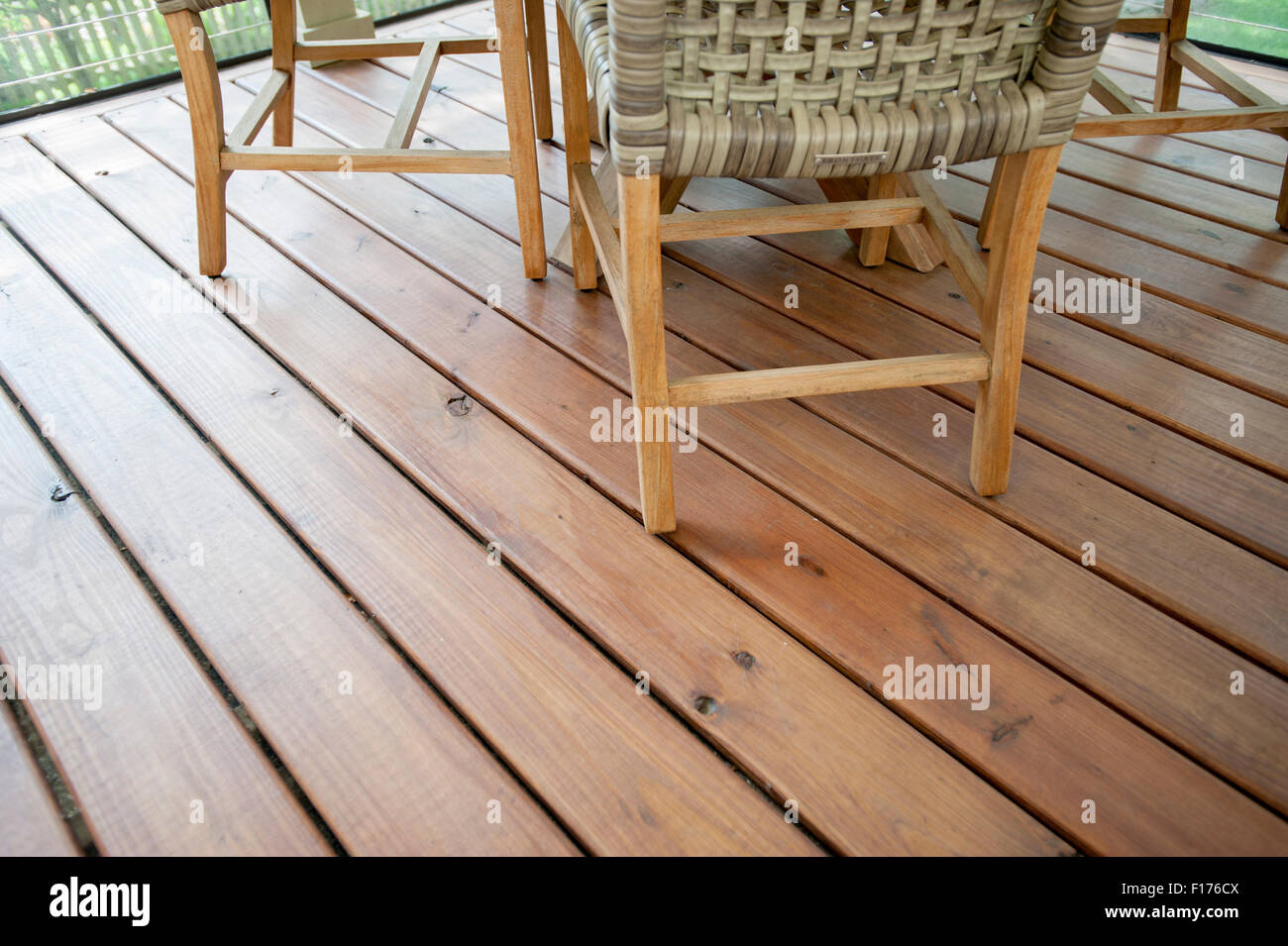 Holzboden Dielen Planken in einem abgeschirmten Veranda in Maryland USA verwendet Stockfoto